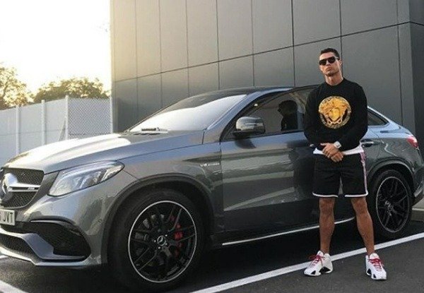 cristiano-ronaldos-car-collections