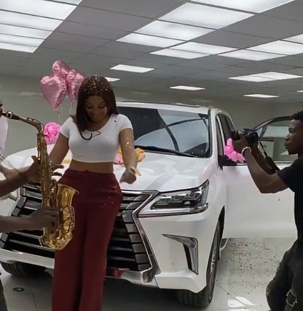 10 Nigerian Celebrities Who Acquired Luxury Cars In 2020 - 