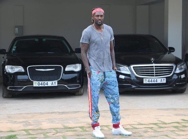 emmanuel-adebayor-car