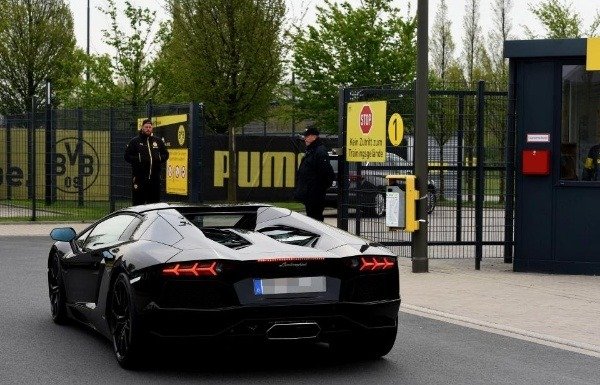 footballers-finance-cars