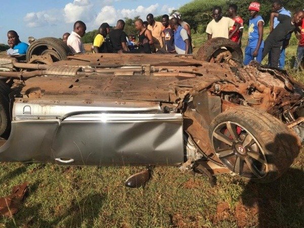 kenyans-kenya-crashed-bentley-continental-gt