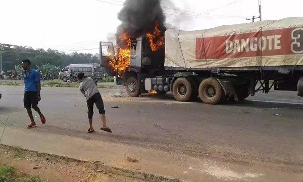 mob-sets-dangote-cement-trucks-ablaze-ogun