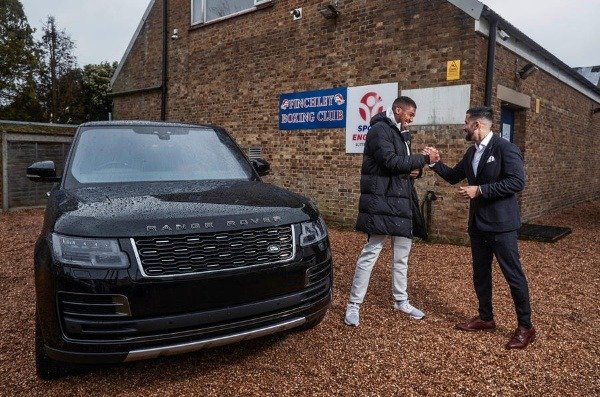 anthony-joshua-gets-range-rover-svautobiography