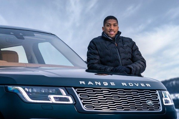 anthony-joshua-goes-ice-driving-to-celebrate-50th-birthday-of-range-rover