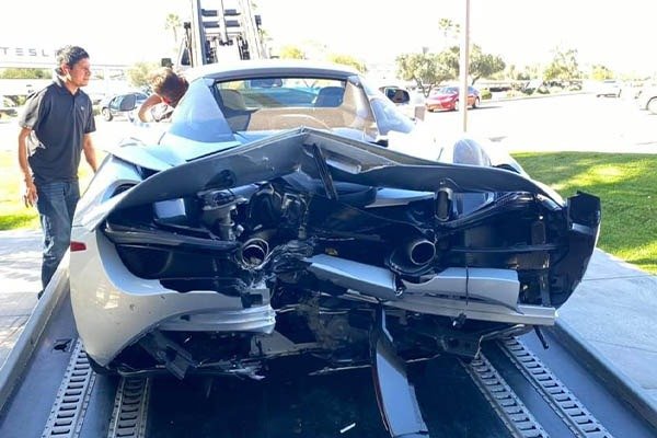 A BMW X5 Crashed A McLaren 720s