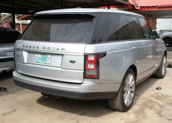 efcc-seize-luxury-cars-yahoo-boys-fraudsters-lagos