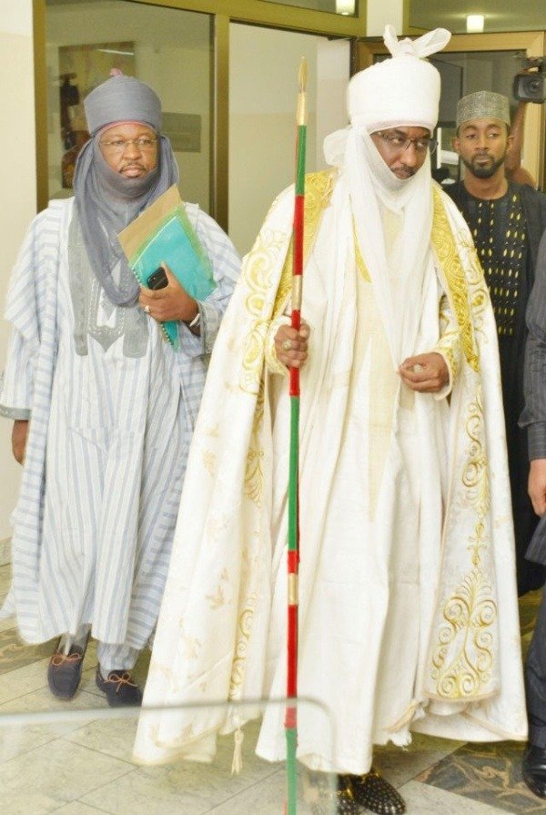 emir-of-kano-forced-out-toyota-land-cruiser