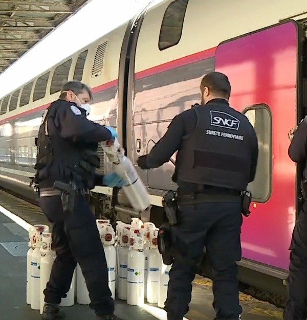 france-evacuate-coronavirus-patients-aboard-high-speed-medical-intensive-care-unit-train