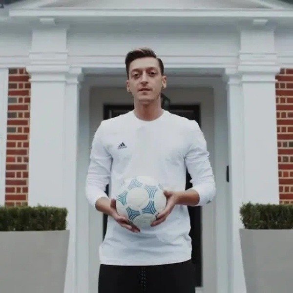 arsenal-star-mesut-ozil