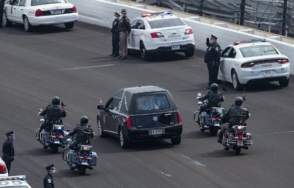 dozens-of-police-cars-excort-hearse-ferrying-slain-police-officer-indianapolis