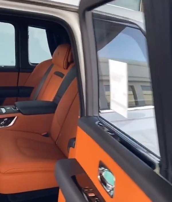 Hushpuppi Takes Delivery Of His 2020 Rolls-Royce Cullinan SUV Worth ₦280  million (video) - AUTOJOSH