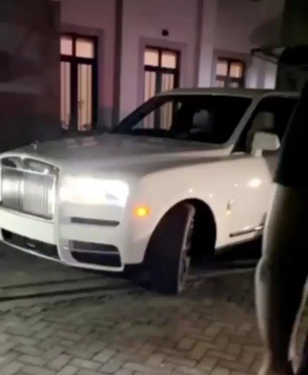 jowi-zazza-rolls-royce-cullinan-cars-collection