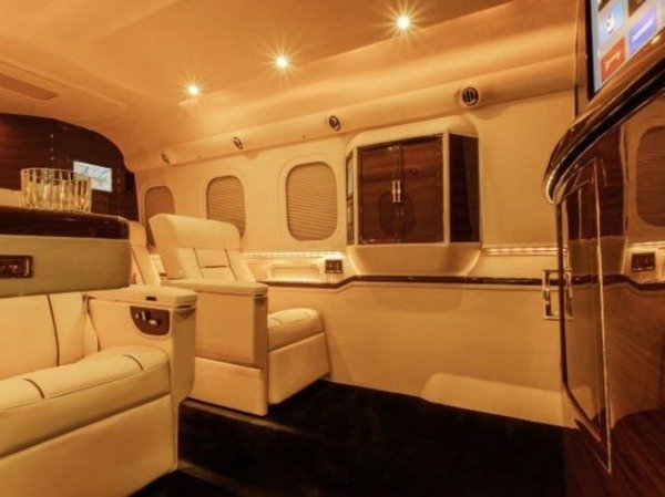 hyper-luxury-bus