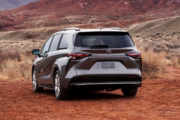 all-new-2021-toyota-sienna-minivan