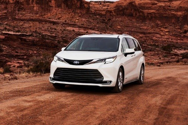 all-new-2021-toyota-sienna-minivan