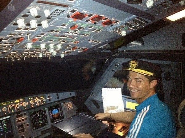 cristiano-ronaldo-jet