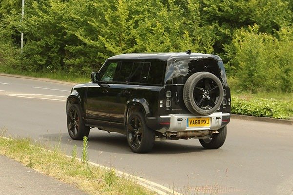 2022 Land Rover Defender SVR With 500Hp V8 Engine Spied