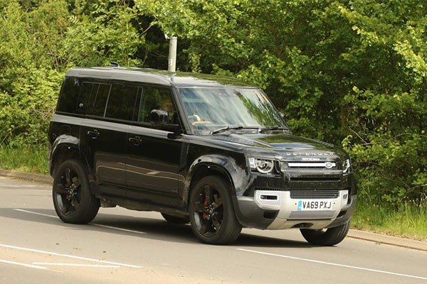 2022 Land Rover Defender SVR With 500Hp V8 Engine Spied