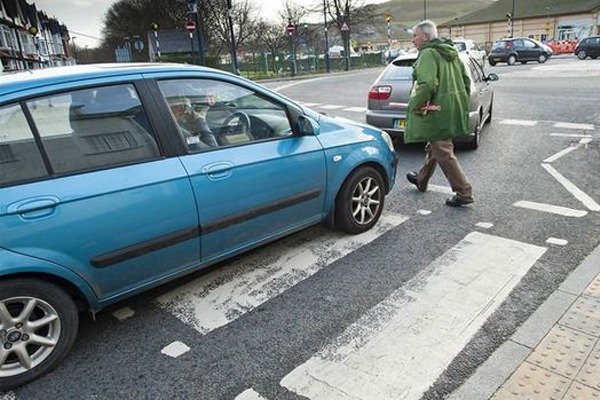 10 Things That Motorists Do That Annoys Pedestrians autojosh