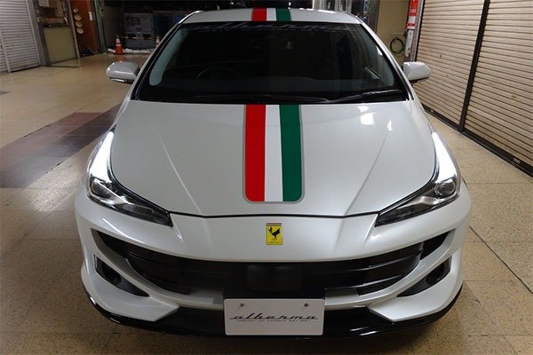 See As This Toyota Prius Is Transformed Into A Ferrari FF