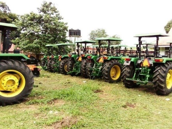 gov-akeredolu-of-ondo-distributes-tractors-loans-to-farmers