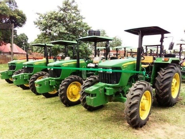 gov-akeredolu-of-ondo-distributes-tractors-loans-to-farmers