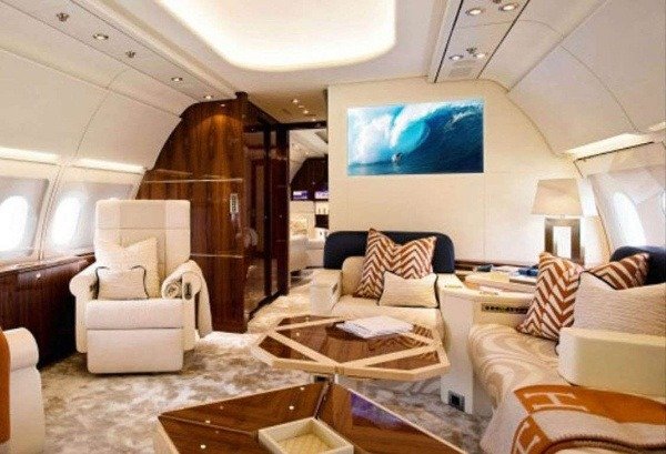 inside-roman-abramovichs-luxury-private-jet-bandit