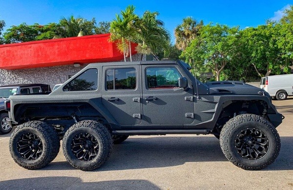 baseball-player-aroldis-chapman-6-wheel-jeep