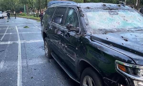 bulletproof-car-saves-mexicos-police-chief-after-dozens-of-assassins-attacked-his-convoy