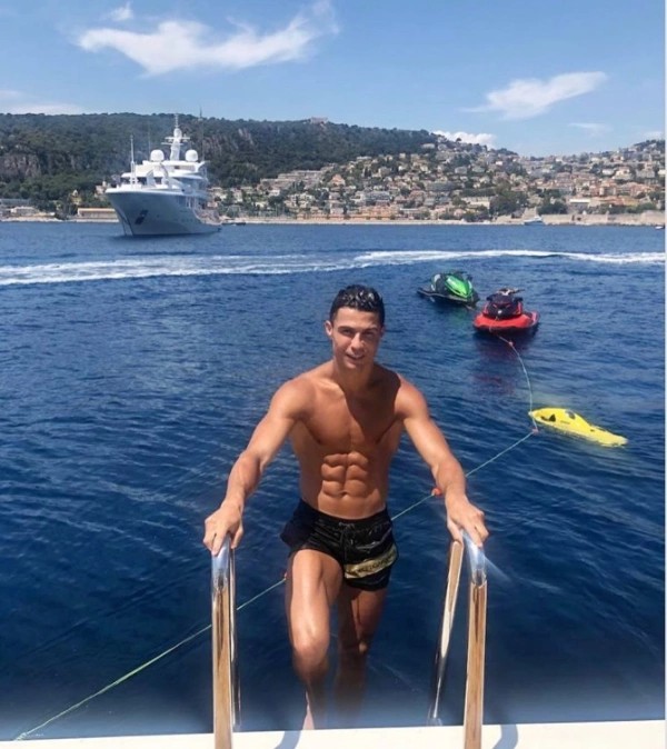 cristiano-ronaldo-yacht-africa-i