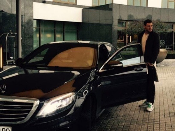 girlfriend-nicklas-bendtner-clubless-ex-arsenal-star-insane-rolls-royce