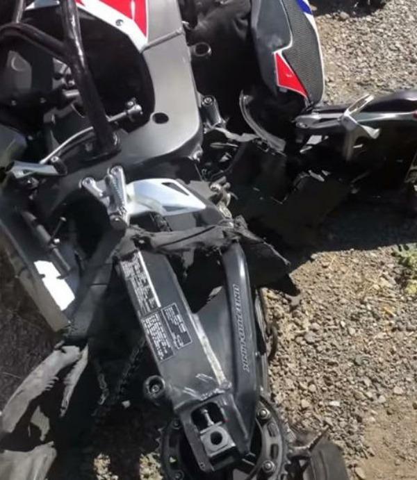 hit-and-run-honda-odyssey-driver-drags-and-destroys-superbike