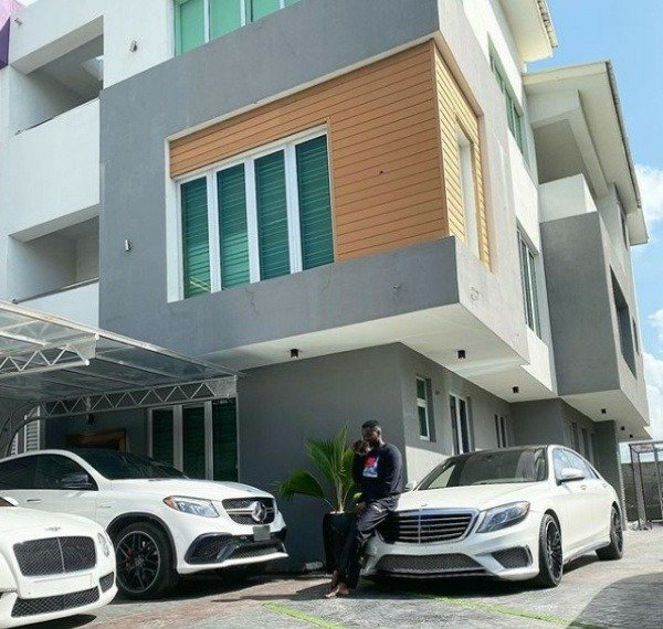 Kizz Daniel Shows Off His All White Luxury Cars And House Photo Autojosh