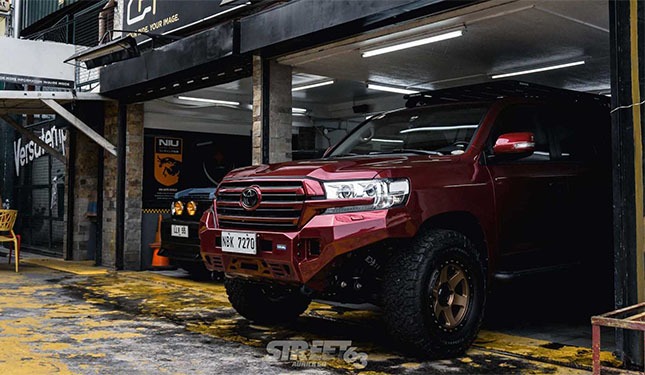 This Custom Toyota Land Cruiser Is The Ultimate Jungle King 