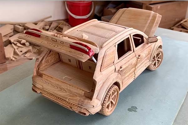 Check Out This Audi Q7 Carved In Wood By Hand