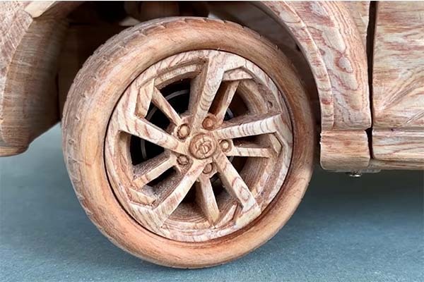 Check Out This Audi Q7 Carved In Wood By Hand