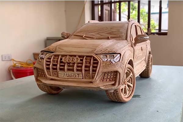 Check Out This Audi Q7 Carved In Wood By Hand