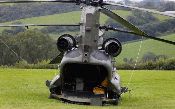 chinook-millitary-helicopter-after-hitting-power-lines