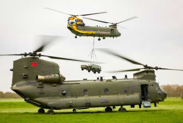 chinook-millitary-helicopter-after-hitting-power-lines