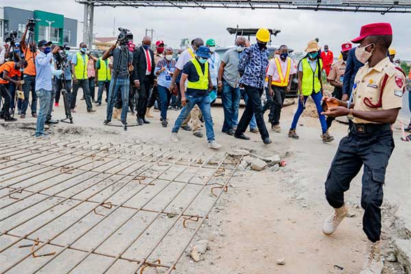 Babatunde Fashola Inspects Ongoing Federal Road Projects In Lagos