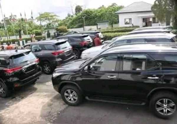 governor-ikpeazu-abia-toyota-fortuner-suvs-judges