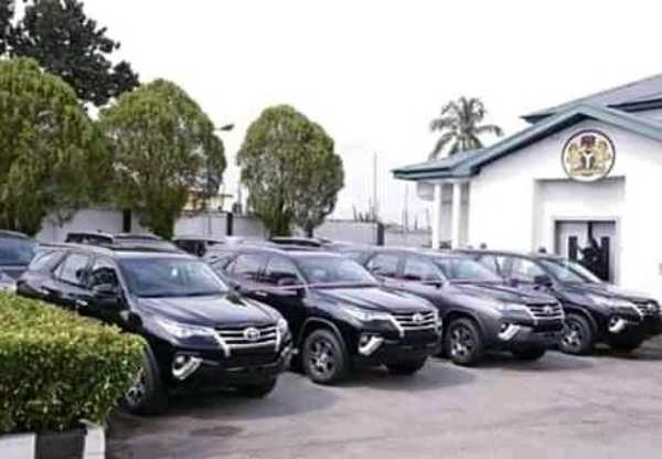 governor-ikpeazu-abia-toyota-fortuner-suvs-judges