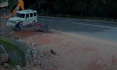 moment-a-speeding-mahindra-suv-crashed-into-out-of-control-excavator-to-save-a-bikers-life