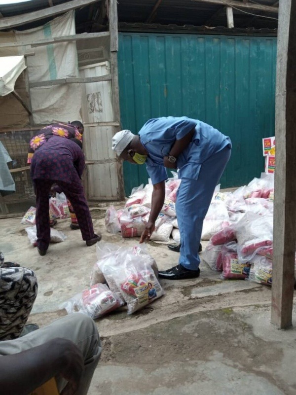 osun-govs-wife-free-fuel-face-masks