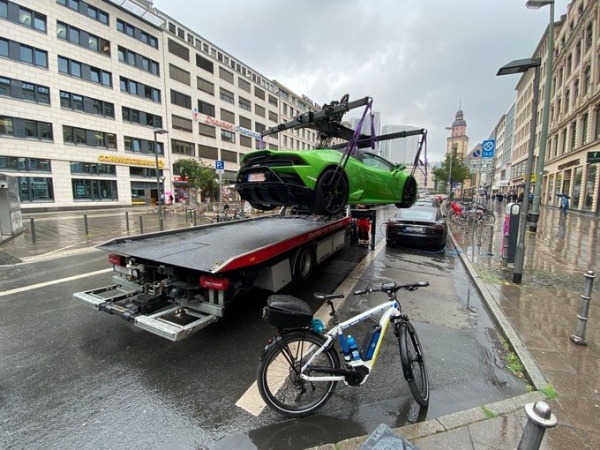 police-bicycle-seizes-lamborghini-electric-car