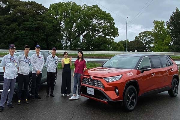 Wow! Toyota Actually Built An Rav4 Limousine In Japan