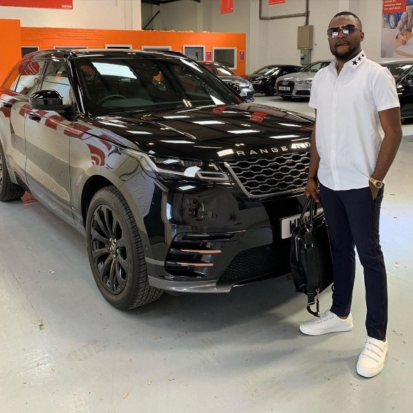 sports-agent-and-entertainment-promoter-olamide-baron-buys-brand-new-range-rover-velar