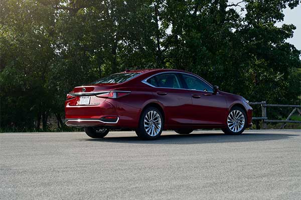 2021 Lexus ES Gets AWD And A New Black Line Special Edition