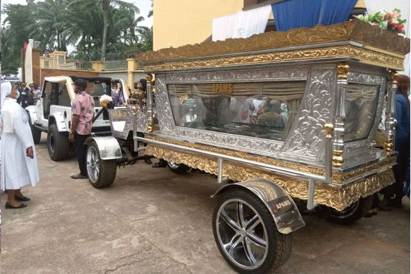 Hearse Used At The Burial Ceremony Of Billionaire Founder Of Tonimas Oil and Gas