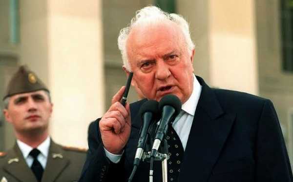 assassination-attempt-amoured-mercedes-georgian-presidents-shevardnadze-life